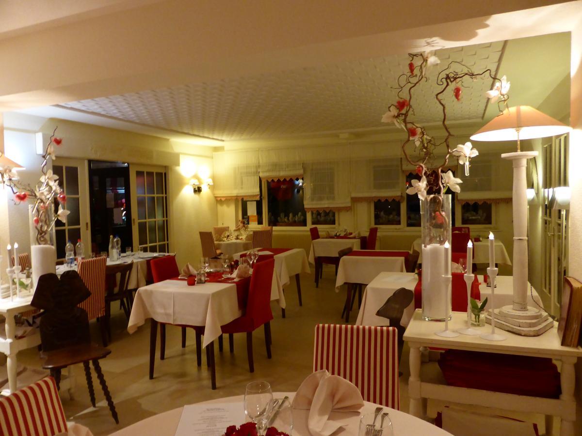 Hotel Restaurant Aux Sapins Thann Exterior photo